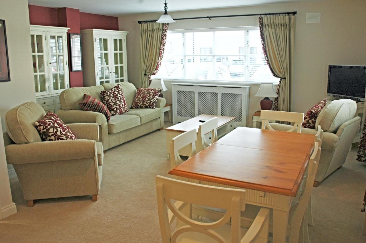 Moyvalley Hotel Self Catering Cottages Kültér fotó